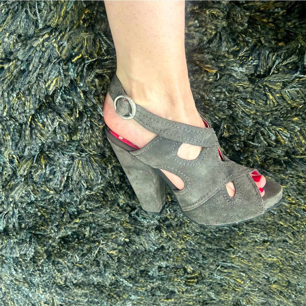 ✨5 for $20 Deal | Kenzie Girl Natalie Gray Suede Ankle Buckle Heels